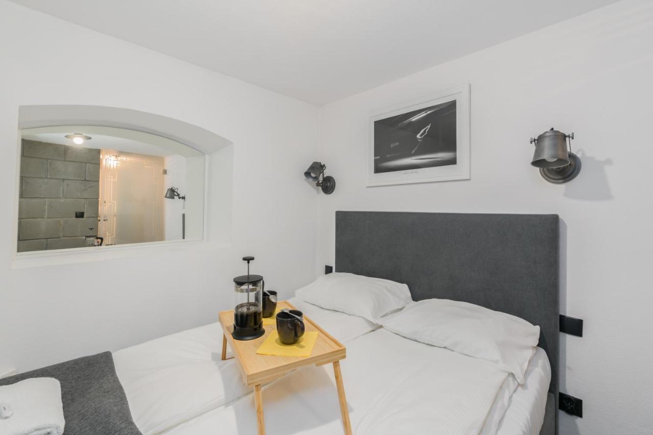 Underground Level Apartments Strzalowa By Renters Poznań Extérieur photo