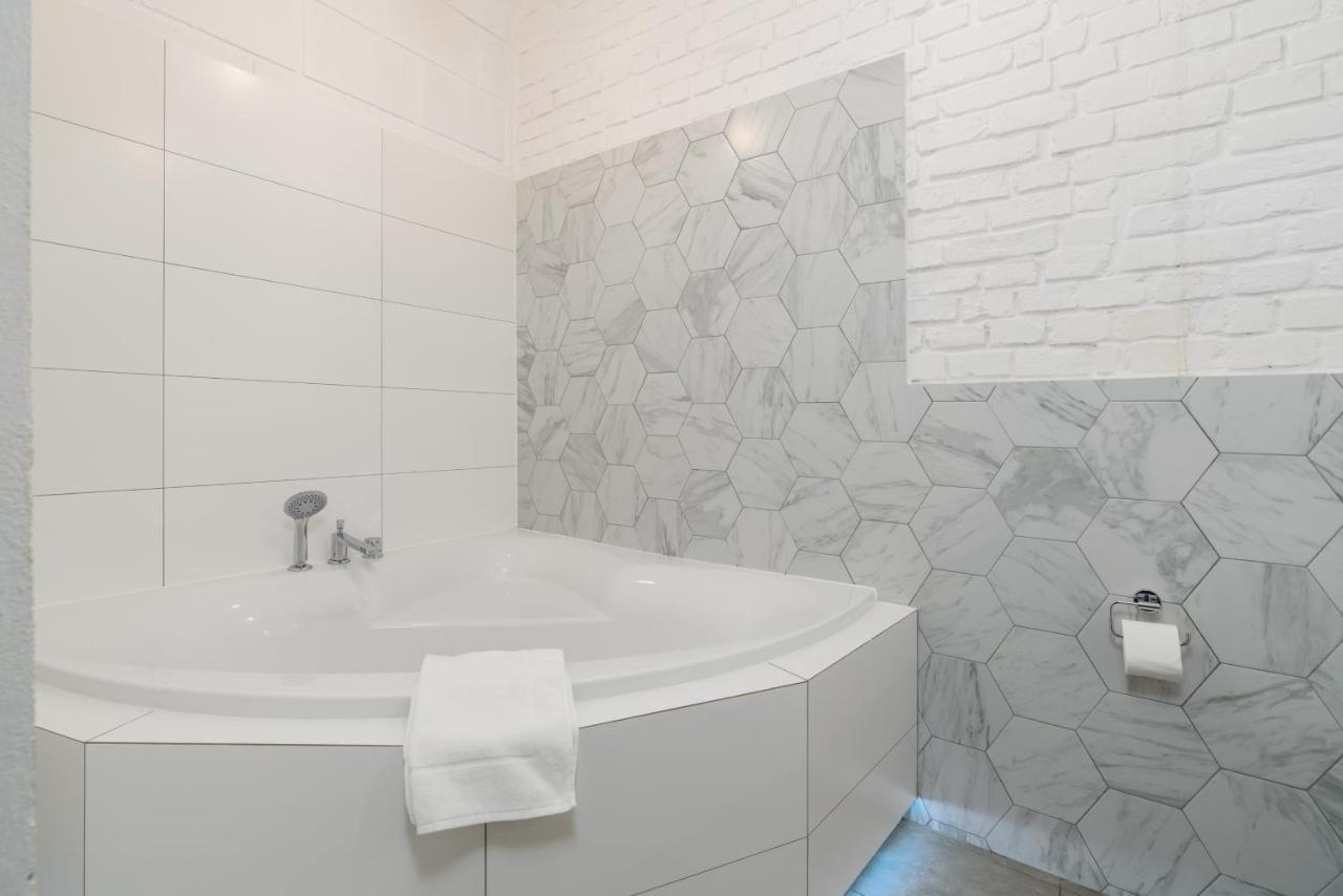 Underground Level Apartments Strzalowa By Renters Poznań Extérieur photo