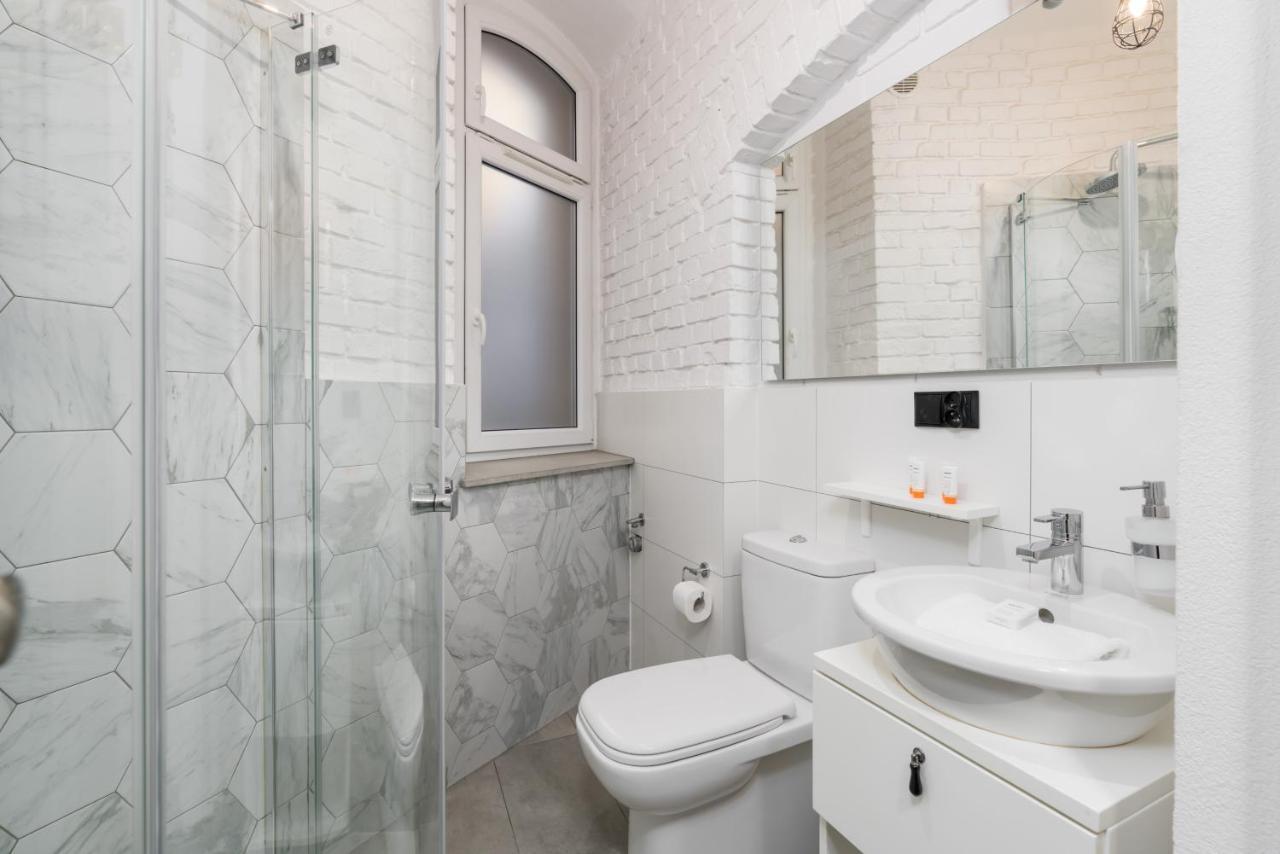 Underground Level Apartments Strzalowa By Renters Poznań Extérieur photo